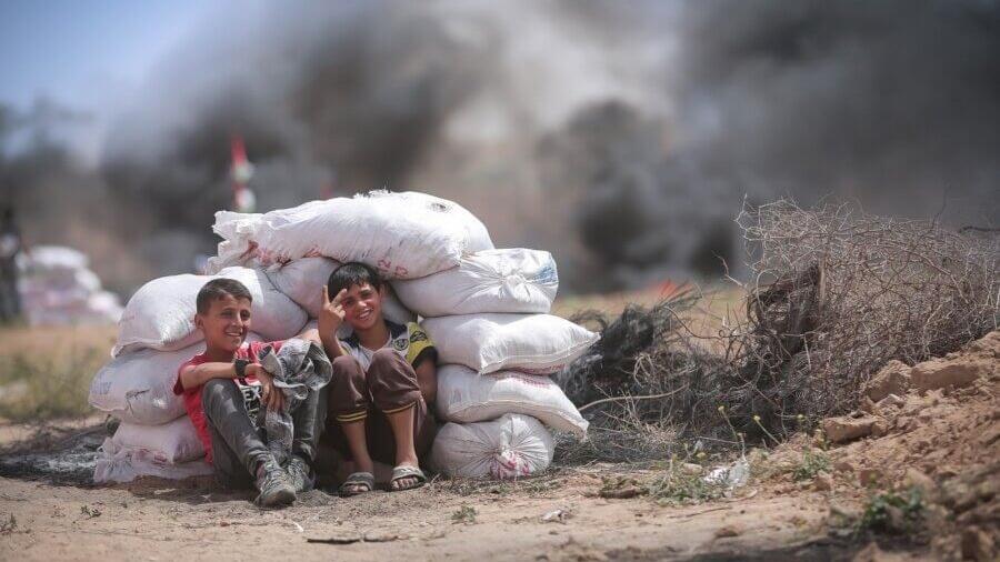 Crianças e adolescentes são as principais vítimas da guerra na Faixa de Gaza. Foto: Hosny Salah/Pixabay Crianças e adolescentes são as principais vítimas da guerra na Faixa de Gaza. Foto: Hosny Salah/Pixabay