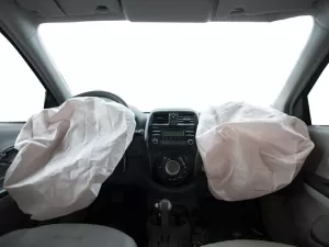 Proteção perigosa: quando airbag pode virar uma 'arma' e deve ser desligado