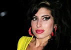 Ator de Matrix pede desculpas por piada sobre cadáver de Amy Winehouse