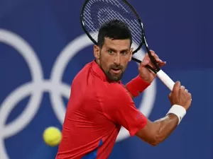 Contente com desempenho, Djokovic chega confiante para a final