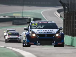 Cardoso é pole no TCR South America e Ehrlacher é o mais rápido no TCR Wolrd Tour no Uruguai