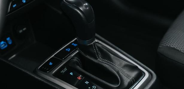 Mudança na CNH prevê prova em carro automático para dirigir veículo manual