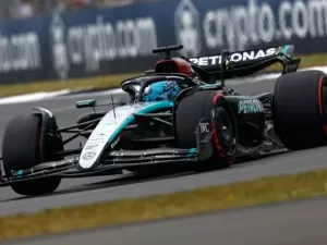 F1: Dupla da Mercedes se diz surpresa com dobradinha no GP da Grã-Bretanha