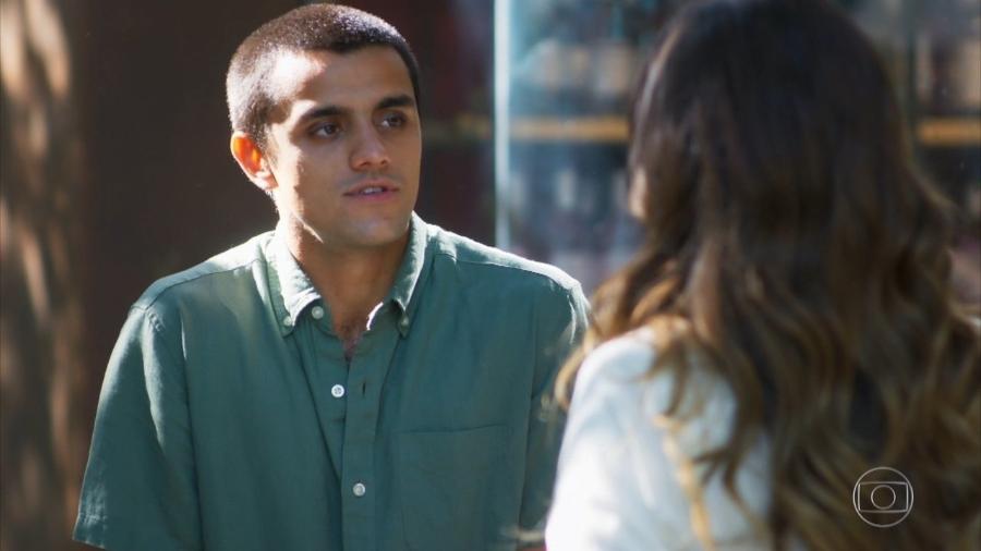 Téo (Felipe Simas) e Luna (Juliana Paiva) em Salve-se Quem Puder (Reprodução/TV Globo). - Reprodução / Internet