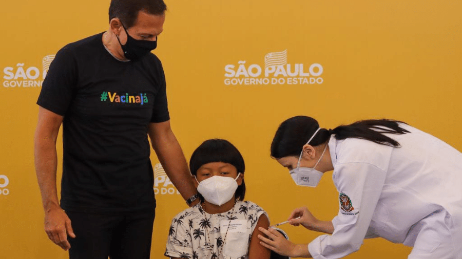 O governador João Doria acompanhou de perto a vacinação contra covid da primeira criança no Estado de São Paulo  - Governo do Estado de São Paulo 