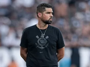 Oliveira deixa Cássio no banco do Corinthians e crava: "Assunto nosso"