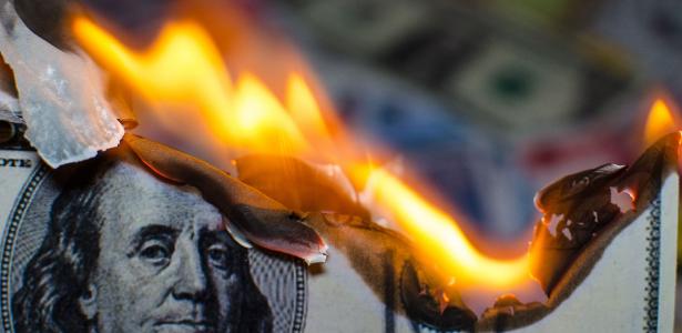 Inflação ao consumidor nos EUA sobe 2,7% em 2025, ano do tarifaço de Trump