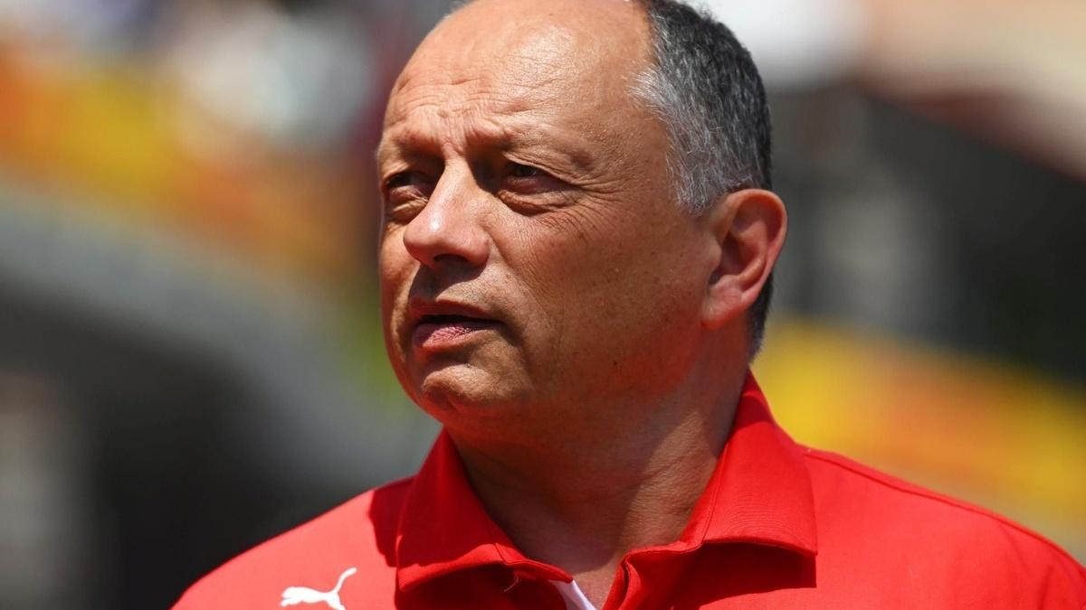 F1: Ferrari explica 'azar' de Leclerc com bandeira amarela no quali; Hamilton cita mudança no carro após batida no TL3