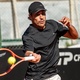 Ribeiro derruba cabe&ccedil;a 2 na estreia em Hamburgo