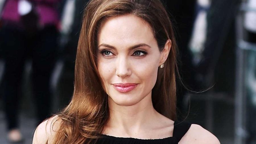 Angelina Jolie vai às compras com o filho em Los Angeles - Quem