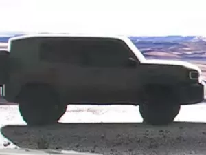 Mini SW4: Toyota começará a produzir novo SUV rival do Jimny em novembro