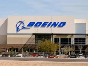 Boeing desfaz time de diversidade com novo CEO sob pressão