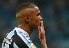 Douglas Costa irá tratar de dívida e possível retorno ao Grêmio - Getty Images