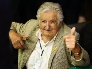 Pepe Mujica descarta tratar tumor fora do Uruguai: "eu não vou nem à esquina"