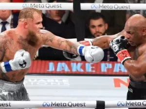 Jake Paul é acusado de se beneficiar de “cláusula de contrato secreta” para derrotar Mike Tyson; assista e entenda