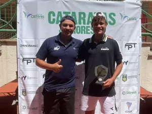 Livas Damázio e Clara Elkind vencem ITF juvenil em Foz