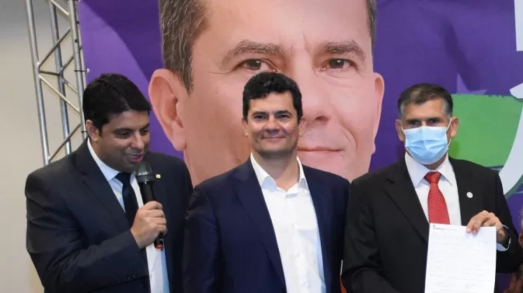 Moro elogiou Santos Cruz por ter abandonado o governo Bolsonaro - Reprodução - Reprodução