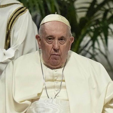 Papa Francisco tem noite tranquila após cirurgia, diz Vaticano