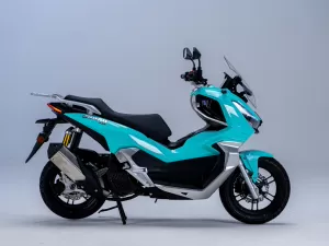 Shineray inova com scooter 150 com freio a disco, conectividade e até Start&Stop; por R$ 16.290