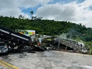 Sobe para 41 o número de mortos em acidente em Minas Gerais, diz Polícia Civil 