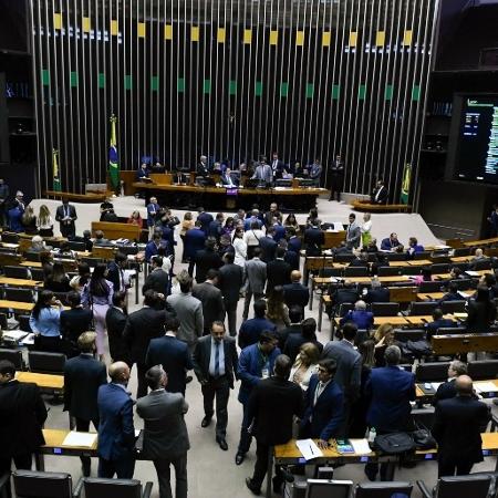 Congresso derruba vetos de Lula e volta a proibir 'saidinha' de presos