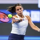 Duelo entre Pegula e Navarro vai fechar as quartas de Pequim às 7h