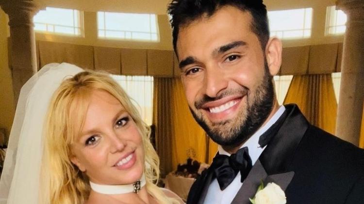 Britney Spears wore her hair half up at her wedding - Instagram/@britneyspears - Instagram/@britneyspears
