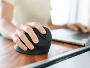 Mouse ergonômico: 5 modelos a partir de R$100 para ter mais conforto