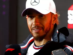 MotoGP: KTM confirma "discussões concretas" com Lewis Hamilton