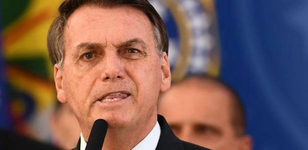 Bolsonaro volta a dizer que morrer é normal no dia em que óbito é recorde