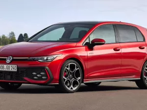 VW Golf GTI volta ao Brasil em 2025; como é nova geração do hatch esportivo