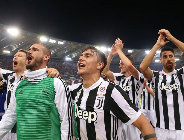 Os jogadores da Juventus comemoram o último título do Campeonato Italiano - Alessandro Bianchi/Reuters