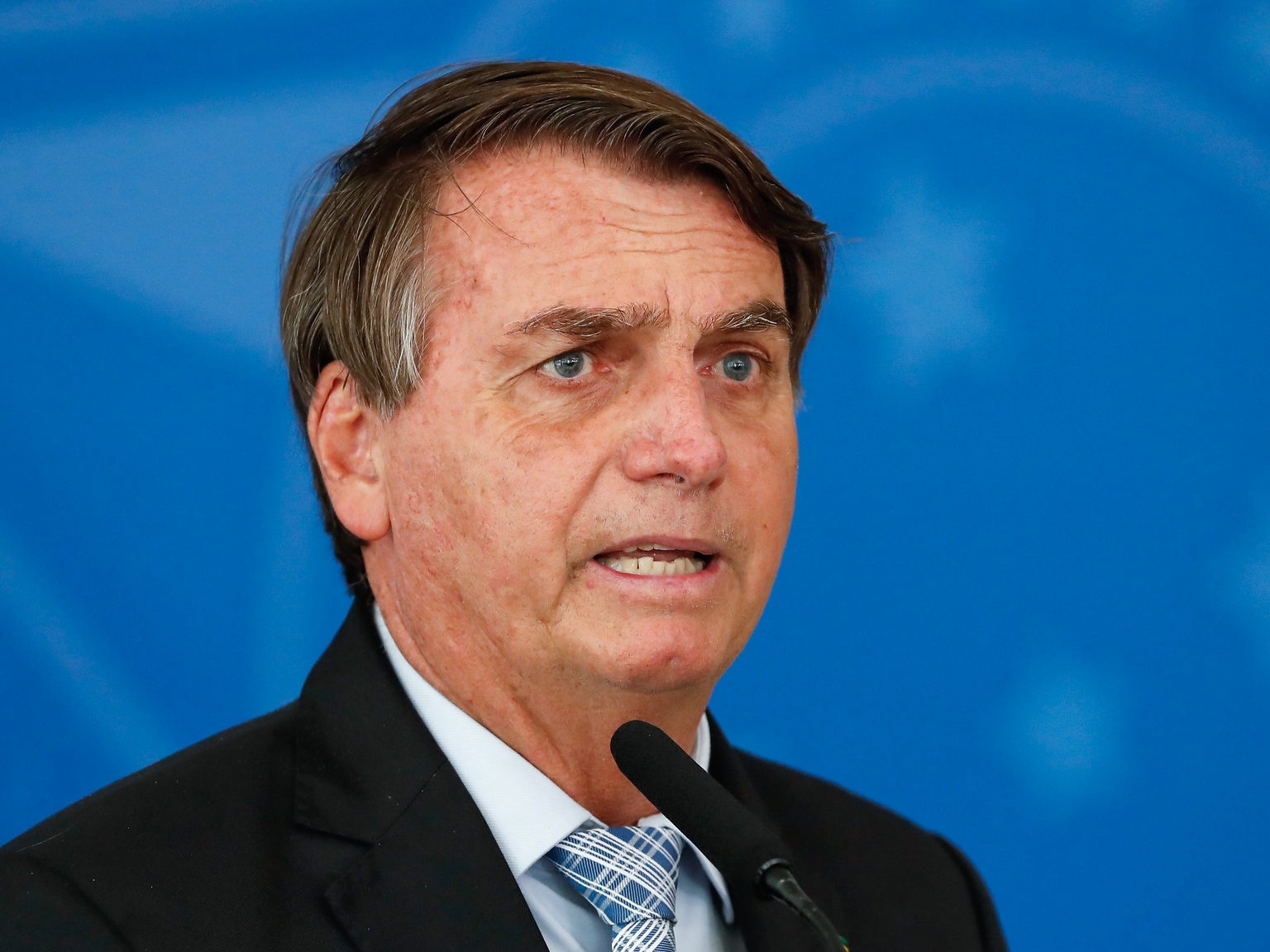 Bolsonaro parabeniza polícia após operação que deixou 28 mortos na comunidade do Rio