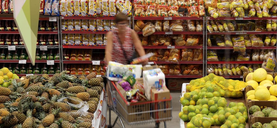 PIB sobe, mas índice de bem-estar da população é o pior desde 2002 - Reuters