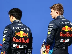 RETA FINAL: Pérez desafia a lógica e fica na Red Bull! Sainz na Willians e Russell azarado