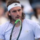 Tsitsipas vence jogo duro na estreia e desafia o favorito Aliassime