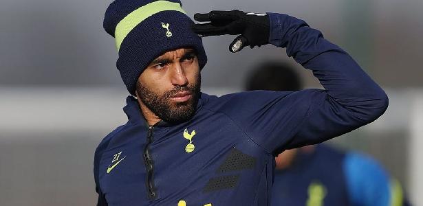 Lucas Moura vai deixar o Tottenham em 2023, e São Paulo estuda acordo
