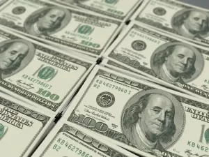 Dólar abre em alta e atinge R$ 6,16 nesta segunda-feira (23)