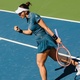 Stefani estreia como n&uacute;mero 3 e v&ecirc; ranking como consequ&ecirc;ncia