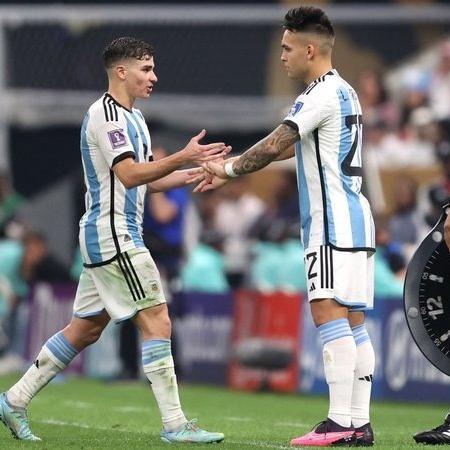 Lautaro e Julián Álvarez, alvos do Barcelona para o ataque