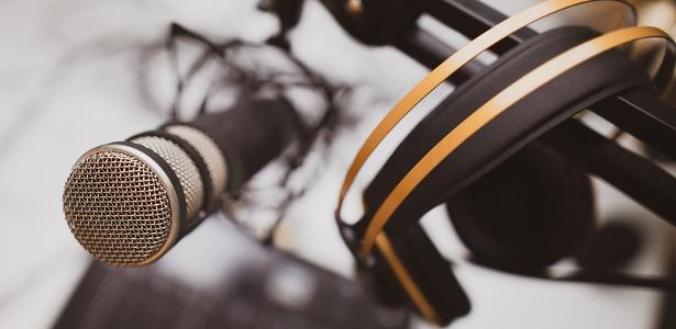 Tudo o que você precisa para começar seu podcast gastando pouco