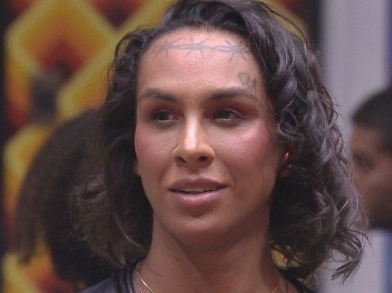 Nem grunge nem lollipop: Lina sai do 'BBB' e deixa comadres sem líder