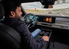 BMW opera com condução autônoma onde motorista pode tirar a mão do volante - Foto: Divulgação BMW