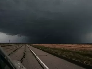 Por que somos tão fascinados por eventos meteorológicos extremos e o que eles ensinam sobre a crise do clima?