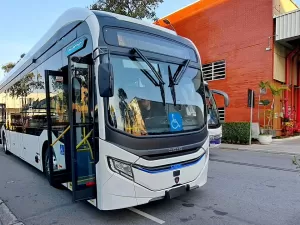 Brasil lança plano nacional para impulsionar ônibus elétricos 