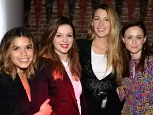 Blake Lively recebe apoio das atrizes de “Quatro Amigas e um Jeans Viajante” após processar Justin Baldoni por assédio sexual, e autora de livro se manifesta