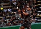 Monteiro sofre com saque e leva virada na estreia de Gênova