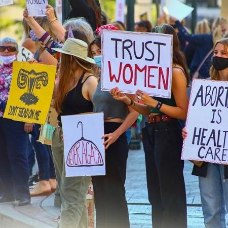Protesto a favor do aborto nos EUA, em 2021 - Manny Becerra/Unsplash