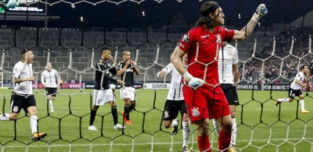 Preparador da seleção, Taffarel vai à CT do Corinthians e observa Cássio