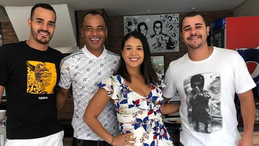Cafu e com os três filhos: Wellington, Michelle e Danilo - Reprodução/ Instagram